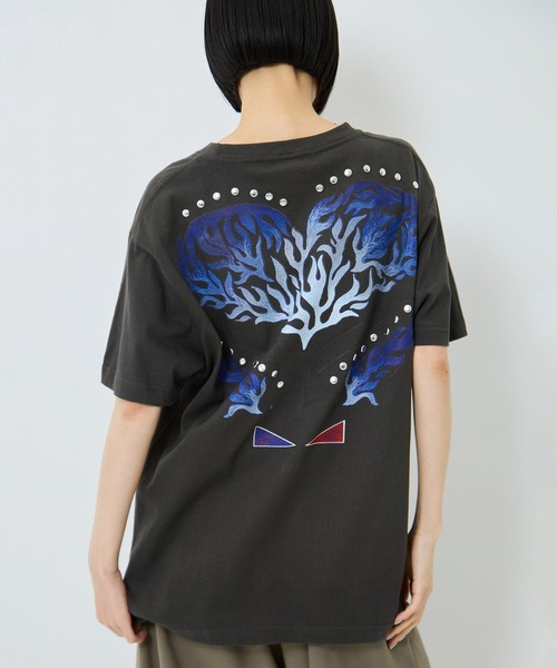 TOGA PULLA（トーガ　プルラ）の「【TOGA PULLA/トーガプルラ】Studs T-shirt with back print/スタッズTシャツウィズバックプリント（Tシャツ/カットソー・レディース・ダークグレー・M/S）」の10枚目の写真