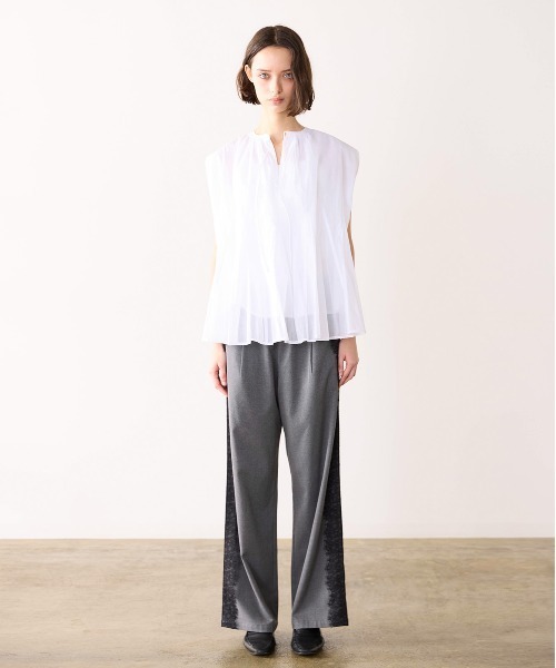 Marilyn Moon(マリリンムーン)の「sheer starched cotton godet blouse(シャツ/ブラウス・レディース・オフホワイト/ブラック/オリーブ・FREE)」の12枚目の写真