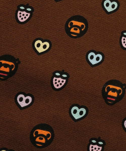A BATHING APE（アベイシングエイプ）の「MILOGRAM SWEETS PATTERN SHARK FULL ZIP HOODIE（パーカー・レディース・ホワイト/ブラウン・SMALL/MEDIUM）」の8枚目の写真