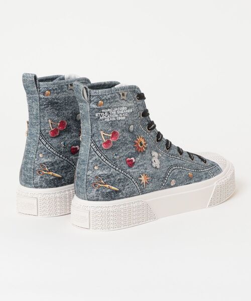 MARC JACOBS(マークジェイコブス)の「THE TRINKET CHARM HIGH TOP SNEAKER/ザ トリンケット チャーム ハイトップ スニーカー(スニーカー・レディース・インディゴブルー・40/39/41/35)」の3枚目の写真