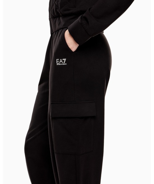 EMPORIO ARMANI EA7（エンポリオアルマーニイーエーセブン）の「<オンライン限定>【エンポリオ アルマーニ EA7】トラックスーツ ストレッチコットン カーゴパンツタイプ（セットアップ・レディース・ブラック/カーキ・X-SMALL/SMALL/LARGE/MEDIUM）」の5枚目の写真