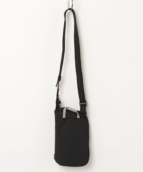 pacsafe(パックセーフ)の「【Pacsafe / パックセーフ】Pacsafe GO Tech Crossbody / テック クロスボディ ショルダーバッグ 防犯機能(ショルダーバッグ・メンズ・ブラック・FREE)」の14枚目の写真