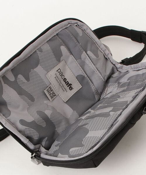 pacsafe(パックセーフ)の「【Pacsafe / パックセーフ】Pacsafe GO Tech Crossbody / テック クロスボディ ショルダーバッグ 防犯機能(ショルダーバッグ・メンズ・ブラック・FREE)」の16枚目の写真