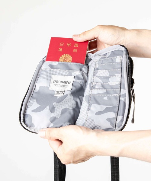 pacsafe(パックセーフ)の「【Pacsafe / パックセーフ】Pacsafe GO Tech Crossbody / テック クロスボディ ショルダーバッグ 防犯機能(ショルダーバッグ・メンズ・ブラック・FREE)」の4枚目の写真