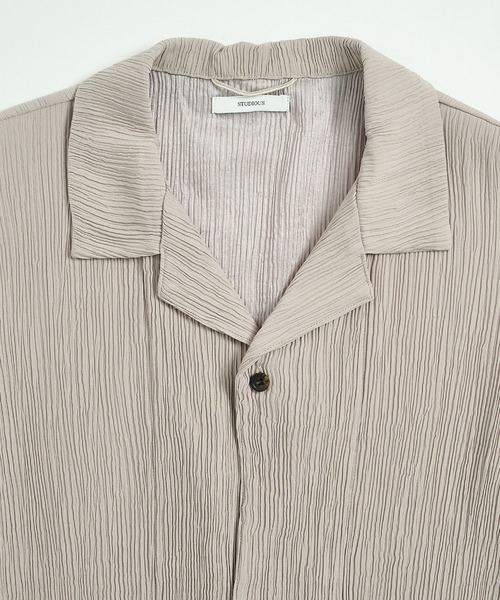 STUDIOUS(ステュディオス)の「【STUDIOUS】Silky Pleats Open Shirts / シルキープリーツオープンシャツ / 伸縮素材 / 接触冷感(シャツ/ブラウス・メンズ・グレイッシュベージュ/ブラック/ブルー・2/1)」の8枚目の写真