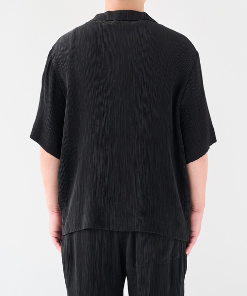 STUDIOUS(ステュディオス)の「【STUDIOUS】Silky Pleats Open Shirts / シルキープリーツオープンシャツ / 伸縮素材 / 接触冷感(シャツ/ブラウス・メンズ・グレイッシュベージュ/ブラック/ブルー・2/1)」の6枚目の写真