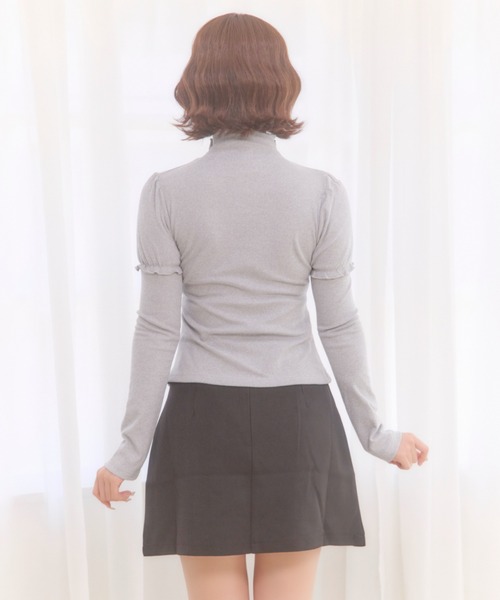 Mejoul（メジュール）の「【2026秋冬新作】パフスリーブフリル切替タートルネックトップス（Tシャツ/カットソー・レディース・アイボリー/グレー・F）」の9枚目の写真