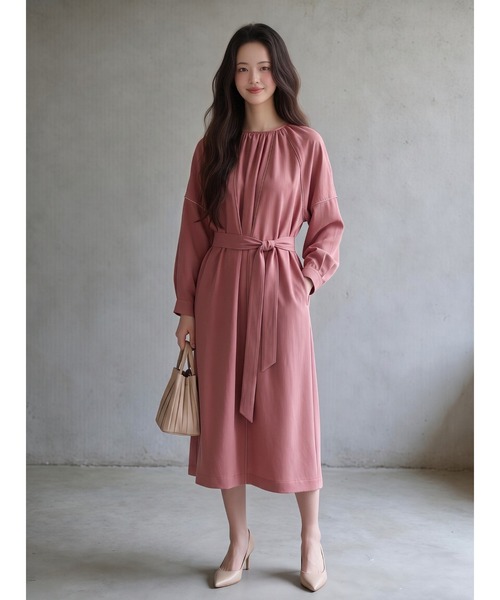 Sew loop(ソーループ)の「パイピングディテールベルト付き長袖ギャザーワンピース(ワンピース・レディース・ベージュ/ブラック/梅・FREE)」の15枚目の写真
