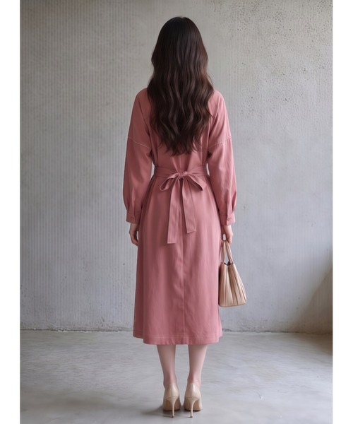 Sew loop(ソーループ)の「パイピングディテールベルト付き長袖ギャザーワンピース(ワンピース・レディース・ベージュ/ブラック/梅・FREE)」の16枚目の写真