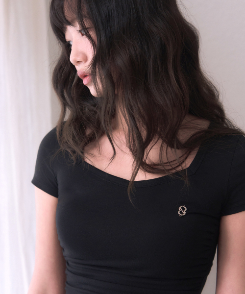 REISE MIYA（レイズミヤ）の「マガレットスリムクロップTシャツ[ブラック]（Tシャツ/カットソー・レディース・その他・SMALL/MEDIUM）」の2枚目の写真