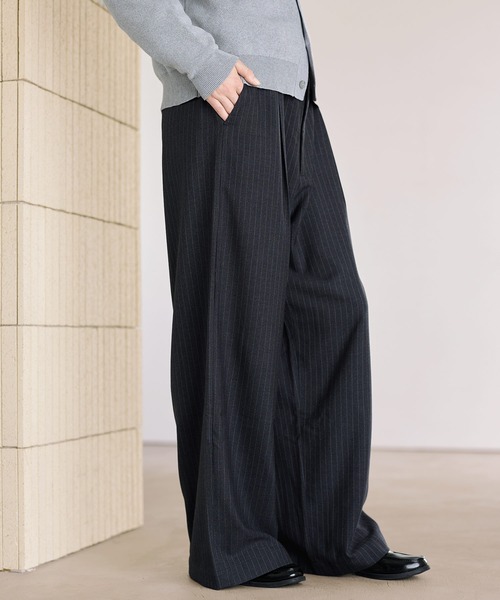 ROCHEM（ローシェン）の「1タックワイドストレートストライプスラックス（スラックス・メンズ・グレー系1/ブラック系1・L/XS/M/S）」の6枚目の写真