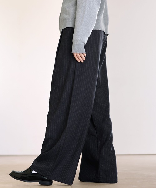 ROCHEM（ローシェン）の「1タックワイドストレートストライプスラックス（スラックス・メンズ・グレー系1/ブラック系1・L/XS/M/S）」の5枚目の写真