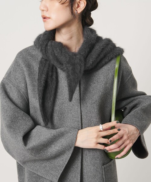 UNITED ARROWS(ユナイテッドアローズ)の「フォックスカシミヤ トライアングル ストール(ストール/ショール・レディース・オフホワイト/ブラック/ダークグレー・FREE)」の13枚目の写真