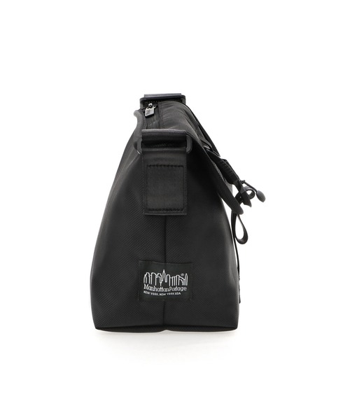 Manhattan Portage BLACK LABEL(マンハッタンポーテージ ブラックレーベル)の「NYLON MESSENGER BAG (XS) FZP FIDLOCK V-BUCKLE CORDURA BALLISTIC FABRIC(メッセンジャーバッグ・メンズ・ブラック・X-SMALL)」の3枚目の写真
