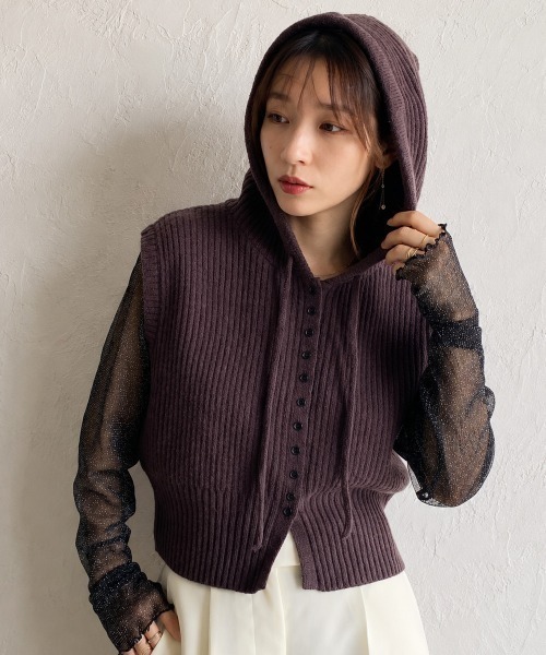 She's Closet（シーズクローゼット）の「アルパカタッチ前ボタンフード付きリブニットベスト（ベスト・レディース・レッド/ブラウン/チャコールグレー/ブラック/アイボリー・FREE）」の4枚目の写真