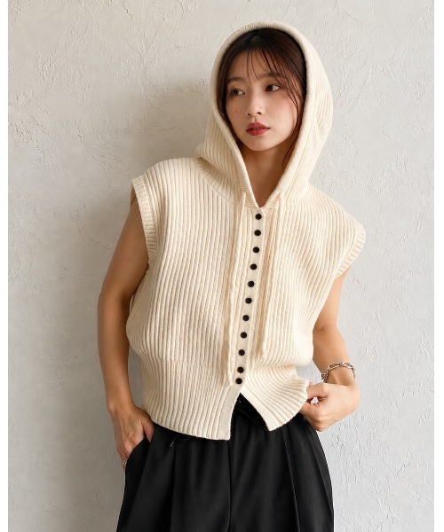 She's Closet（シーズクローゼット）の「アルパカタッチ前ボタンフード付きリブニットベスト（ベスト・レディース・レッド/ブラウン/チャコールグレー/ブラック/アイボリー・FREE）」の11枚目の写真
