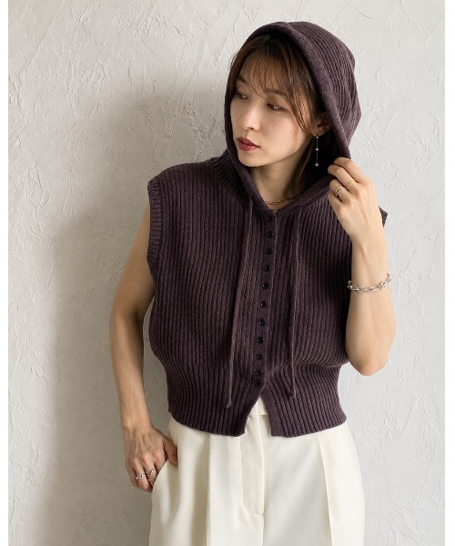 She's Closet（シーズクローゼット）の「アルパカタッチ前ボタンフード付きリブニットベスト（ベスト・レディース・レッド/ブラウン/チャコールグレー/ブラック/アイボリー・FREE）」の10枚目の写真