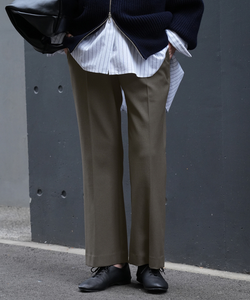 SLOBE IENA(スローブイエナ)の「スティックパンツ(スラックス・レディース・ブラック/カーキ・38/36)」の15枚目の写真