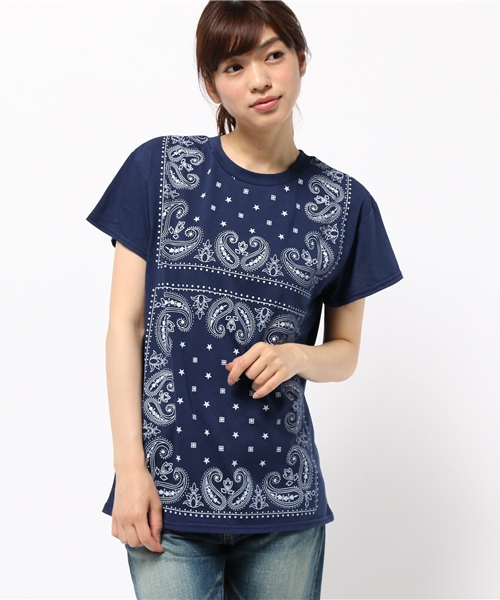 VENCEEXCHANGE(ヴァンスエクスチェンジ)の「バンダナ柄Tシャツ (Tシャツ/カットソー・レディース・ネイビー/ピンク/オリーブ/オフホワイト・MEDIUM)」の14枚目の写真