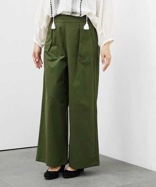 earth music&ecology(アースミュージックアンドエコロジー)の「タックワイドパンツ(その他パンツ・レディース・ベージュ/ネイビー/カーキ・FREE)」の3枚目の写真