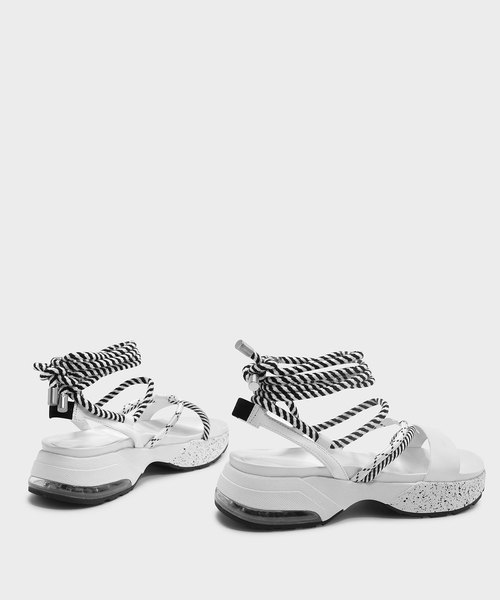 CHARLES & KEITH（チャールズ & キース）の「レースアップロープディテールサンダル / LACED UP ROPE DETAIL SANDALS（サンダル・レディース・ホワイト/ブラック・24.5cm/23.5cm/23cm/25cm）」の10枚目の写真