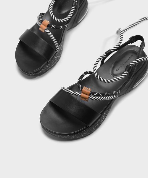 CHARLES & KEITH（チャールズ & キース）の「レースアップロープディテールサンダル / LACED UP ROPE DETAIL SANDALS（サンダル・レディース・ホワイト/ブラック・24.5cm/23.5cm/23cm/25cm）」の6枚目の写真