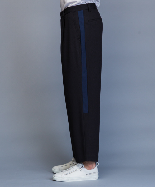 5351 POUR LES HOMMES（ゴーサンゴーイチプールオム）の「バーズアイクロップドワイドパンツ（その他パンツ・メンズ・チャコールグレー/ブラック・44/46/48）」の12枚目の写真