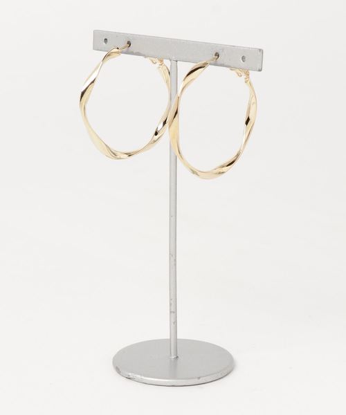 Fun & Daily（ファンアンドデイリー）の「F&D : ウェーブフープピアス（ピアス（両耳用）・レディース・ゴールド/シルバー・FREE）」の4枚目の写真