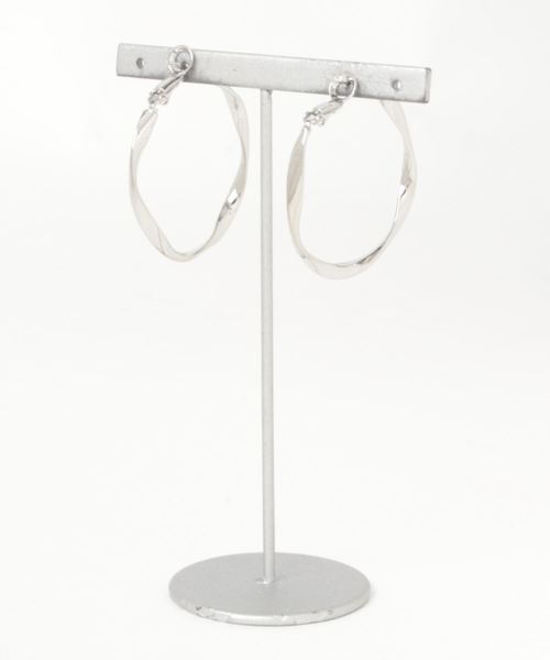 Fun & Daily（ファンアンドデイリー）の「F&D : ウェーブフープピアス（ピアス（両耳用）・レディース・ゴールド/シルバー・FREE）」の3枚目の写真