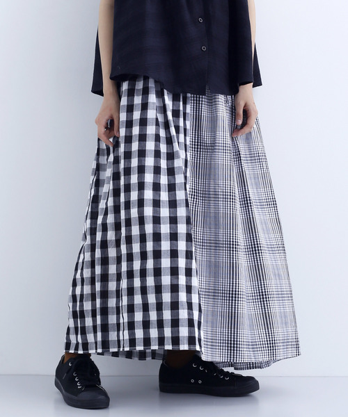 MERLOT（メルロー）の「ギンガムチェック柄切替スカート1600（スカート・レディース・ブラック/ネイビー・FREE）」の2枚目の写真