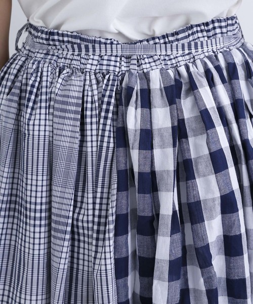 MERLOT（メルロー）の「ギンガムチェック柄切替スカート1600（スカート・レディース・ブラック/ネイビー・FREE）」の10枚目の写真