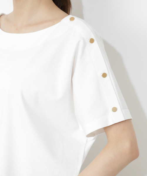 NATURAL BEAUTY BASIC（ナチュラルビューティーベーシック）の「ボタンショルダーカットソー（Tシャツ/カットソー・レディース・ブラック/オフホワイト/マスタード・MEDIUM）」の9枚目の写真