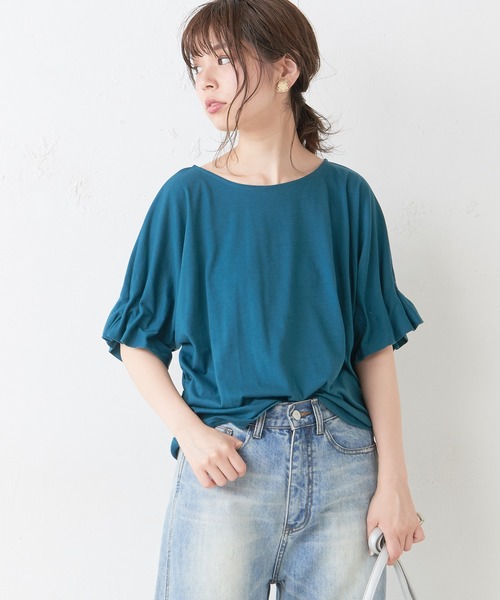 natural couture(ナチュラルクチュール)の「タック袖ドルマンTシャツ(Tシャツ/カットソー・レディース・オフホワイト/グリーン/ブラック/ブラウン・FREE)」の4枚目の写真