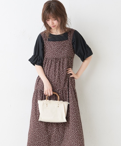 natural couture(ナチュラルクチュール)の「タック袖ドルマンTシャツ(Tシャツ/カットソー・レディース・オフホワイト/グリーン/ブラック/ブラウン・FREE)」の2枚目の写真