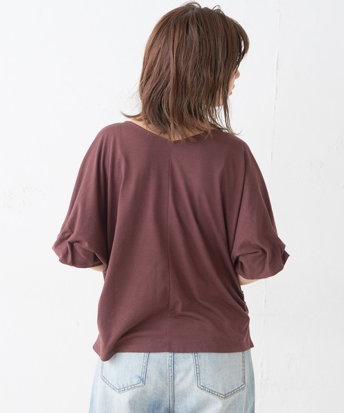 natural couture(ナチュラルクチュール)の「タック袖ドルマンTシャツ(Tシャツ/カットソー・レディース・オフホワイト/グリーン/ブラック/ブラウン・FREE)」の11枚目の写真