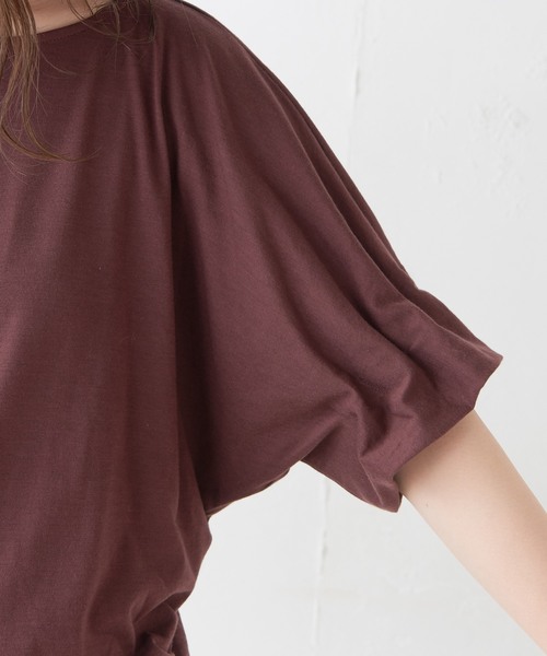 natural couture(ナチュラルクチュール)の「タック袖ドルマンTシャツ(Tシャツ/カットソー・レディース・オフホワイト/グリーン/ブラック/ブラウン・FREE)」の8枚目の写真