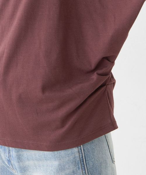 natural couture(ナチュラルクチュール)の「タック袖ドルマンTシャツ(Tシャツ/カットソー・レディース・オフホワイト/グリーン/ブラック/ブラウン・FREE)」の7枚目の写真