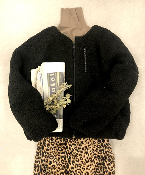 KOBE LETTUCE（コウベレタス）の「2typeリバーシブルパイピングボアジャケット　撥水加工（ダウンジャケット/コート・レディース・ブラック/グレー/カーキ/アイボリー/ホワイト系その他/ブラック系その他/グレー系その他/グリーン系その他/ベージュ/ブラウン系その他2/ブラウン系その他3/ホワイト系その他2/ホワイト系その他3/モカ/ブラウン系その他/ベージュ系その他2/ベージュ系その他3/ベージュ系その他/ホワイト系その他4/ホワイト系その他5/ホワイト系その他6/ホワイト系その他7/グレー系その他2/グレー系その他3/ブラウン系その他4/ブラウン系その他5/ベージュ系その他4/ベージュ系その他5/ホワイト系/ベージュ系2/ベージュ系/グリーン系/ホワイト系1/グレー系/グレー系1/ベージュ系1/ブルー系/ブルー系1/グリーン系1/ベージュ系3/ブラウン系その他6/ホワイト系2/ブラウン系その他7/ホワイト系3/グリーン系2/ブラック系1/ミント/ベージュ系4/ブラック系/ベージュ系5・FREE/M/L/MEDIUM/LARGE/S/SMALL）」の15枚目の写真