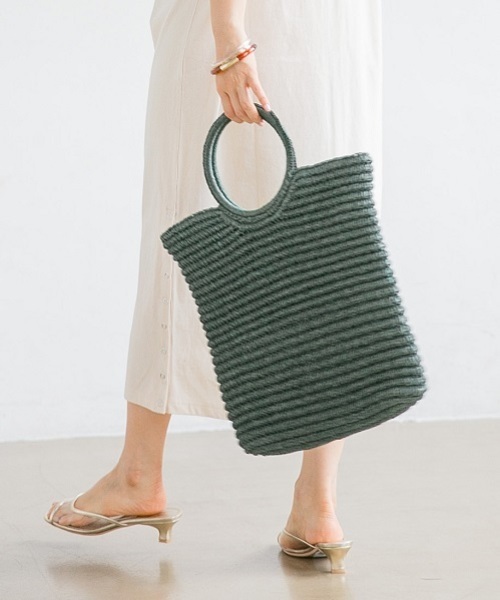 A part by(アパートバイ)の「ペーパーマルハンドルトート 825793(かごバッグ・レディース・ブラウン/カーキ/ブルー・FREE)」の2枚目の写真