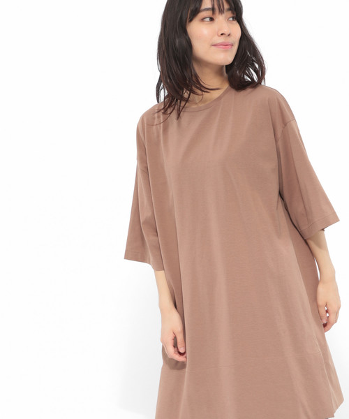 LAKOLE（ラコレ）の「【UVカット】ワイドヘムビッグTチュニック / LAKOLE（チュニック・レディース・ブラック/オフホワイト/カーキ/ライトブラウン・SMALL/MEDIUM）」の4枚目の写真