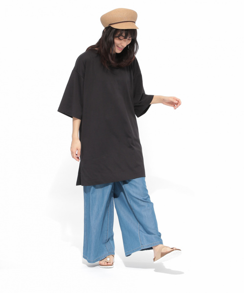 LAKOLE（ラコレ）の「【UVカット】ワイドヘムビッグTチュニック / LAKOLE（チュニック・レディース・ブラック/オフホワイト/カーキ/ライトブラウン・SMALL/MEDIUM）」の5枚目の写真