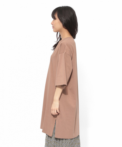 LAKOLE（ラコレ）の「【UVカット】ワイドヘムビッグTチュニック / LAKOLE（チュニック・レディース・ブラック/オフホワイト/カーキ/ライトブラウン・SMALL/MEDIUM）」の10枚目の写真