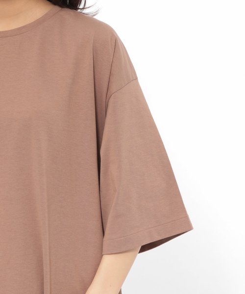 LAKOLE（ラコレ）の「【UVカット】ワイドヘムビッグTチュニック / LAKOLE（チュニック・レディース・ブラック/オフホワイト/カーキ/ライトブラウン・SMALL/MEDIUM）」の13枚目の写真