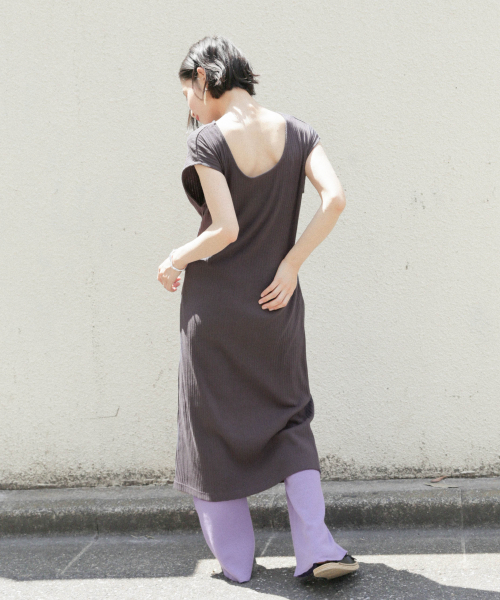 LOWRYS FARM（ローリーズファーム）の「ベルトツキリブワンピース　844142（ワンピース・レディース・チャコールグレー/ベージュ/ブルー・FREE）」の18枚目の写真