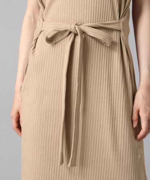 LOWRYS FARM（ローリーズファーム）の「ベルトツキリブワンピース　844142（ワンピース・レディース・チャコールグレー/ベージュ/ブルー・FREE）」の7枚目の写真