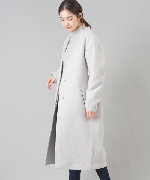 OMNES Supremo(オムネス スプレモ)の「ダブルクロスノーカラーコート(ノーカラージャケット・レディース・ライトグレー/ダークグリーン/ネイビー/ワイン・FREE)」の2枚目の写真