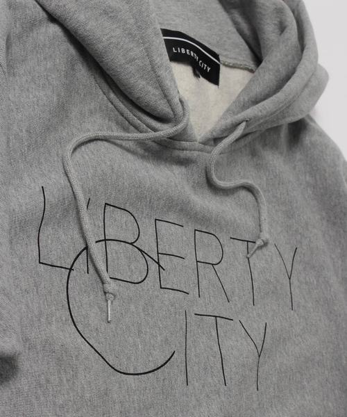 LIBERTY CITY（リバティシティ）の「【LIBERTY CITY/リバティーシティ】 [BIG C] スウェットパーカー（パーカー・メンズ・ホワイト/ブラック/グレー・2/4/3）」の16枚目の写真