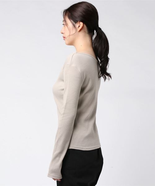 Libby&Rose(リビーアンドローズ)の「リブワンショルカットソー(Tシャツ/カットソー・レディース・ブラック/ブラウン/グレイッシュベージュ・FREE)」の4枚目の写真