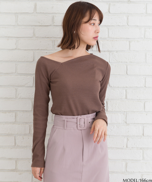 Libby&Rose(リビーアンドローズ)の「リブワンショルカットソー(Tシャツ/カットソー・レディース・ブラック/ブラウン/グレイッシュベージュ・FREE)」の2枚目の写真