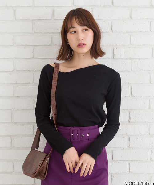 Libby&Rose(リビーアンドローズ)の「リブワンショルカットソー(Tシャツ/カットソー・レディース・ブラック/ブラウン/グレイッシュベージュ・FREE)」の1枚目の写真